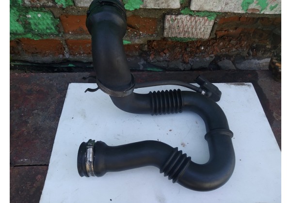 Патрубок інтеркулера Renault Trafic II 2.0 dci, 8200470985, 8201068612